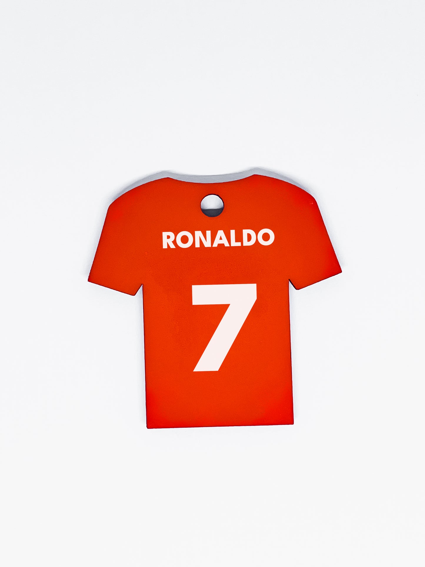Red t-shirt keychain with 'RONALDO' and number '7' on a white background